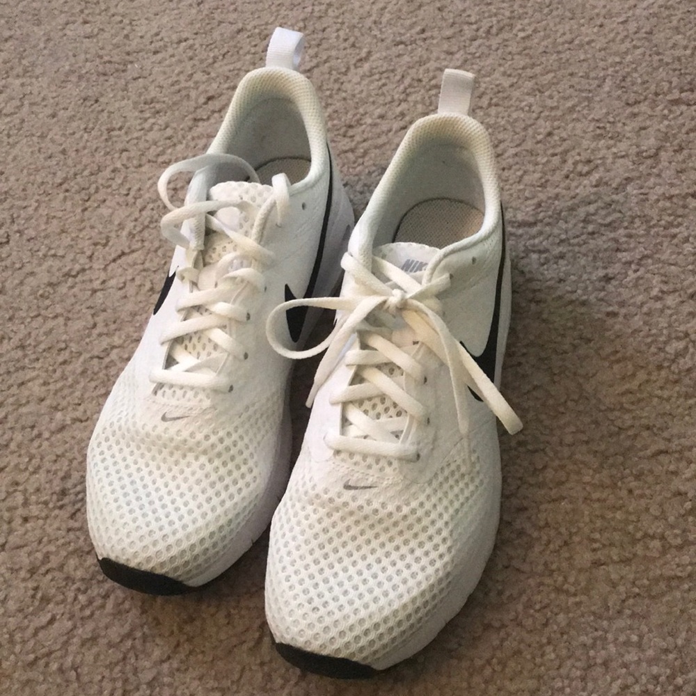 Nike shoes (PRICE FIRM)